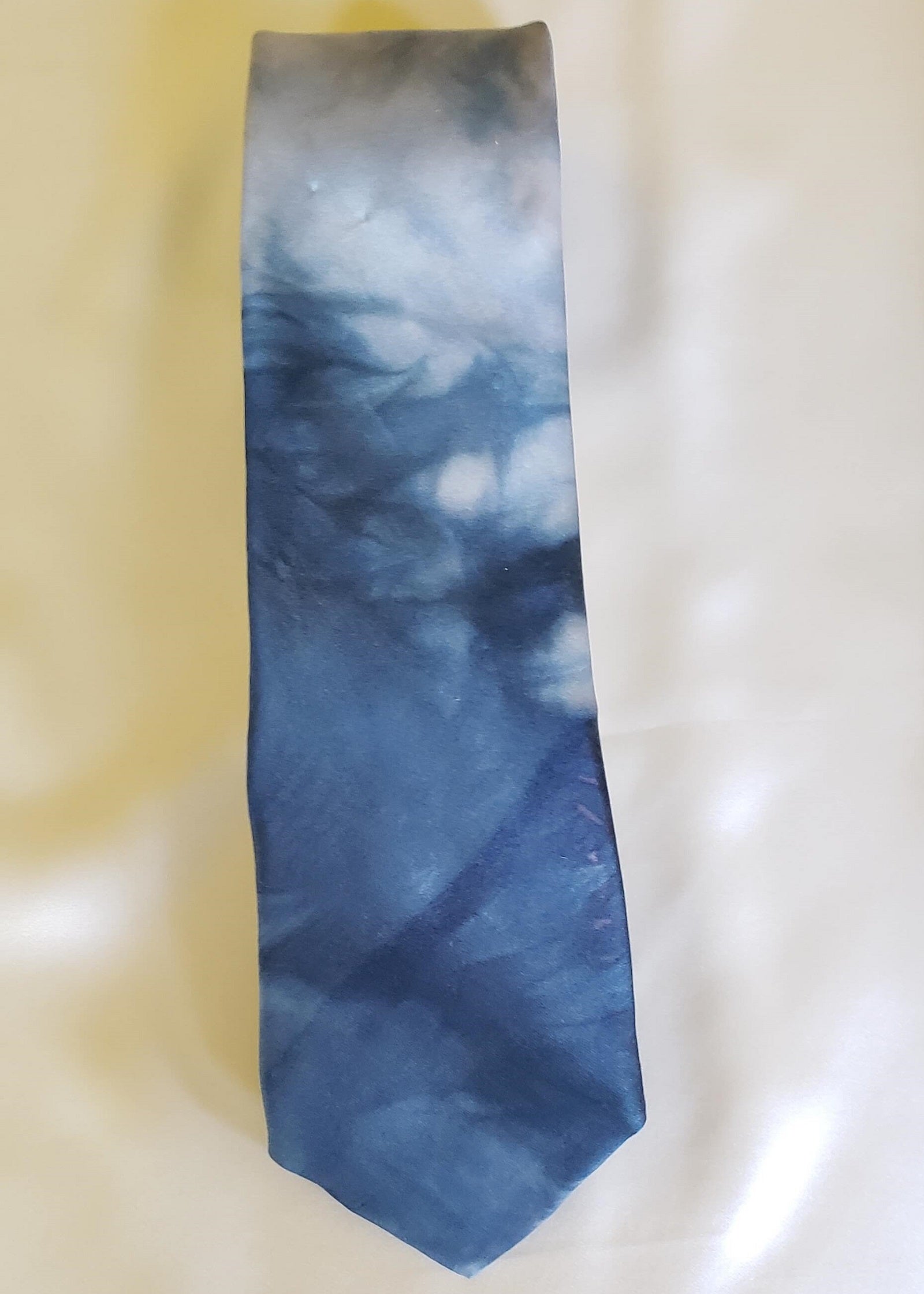 Blue White Shade Tie 01